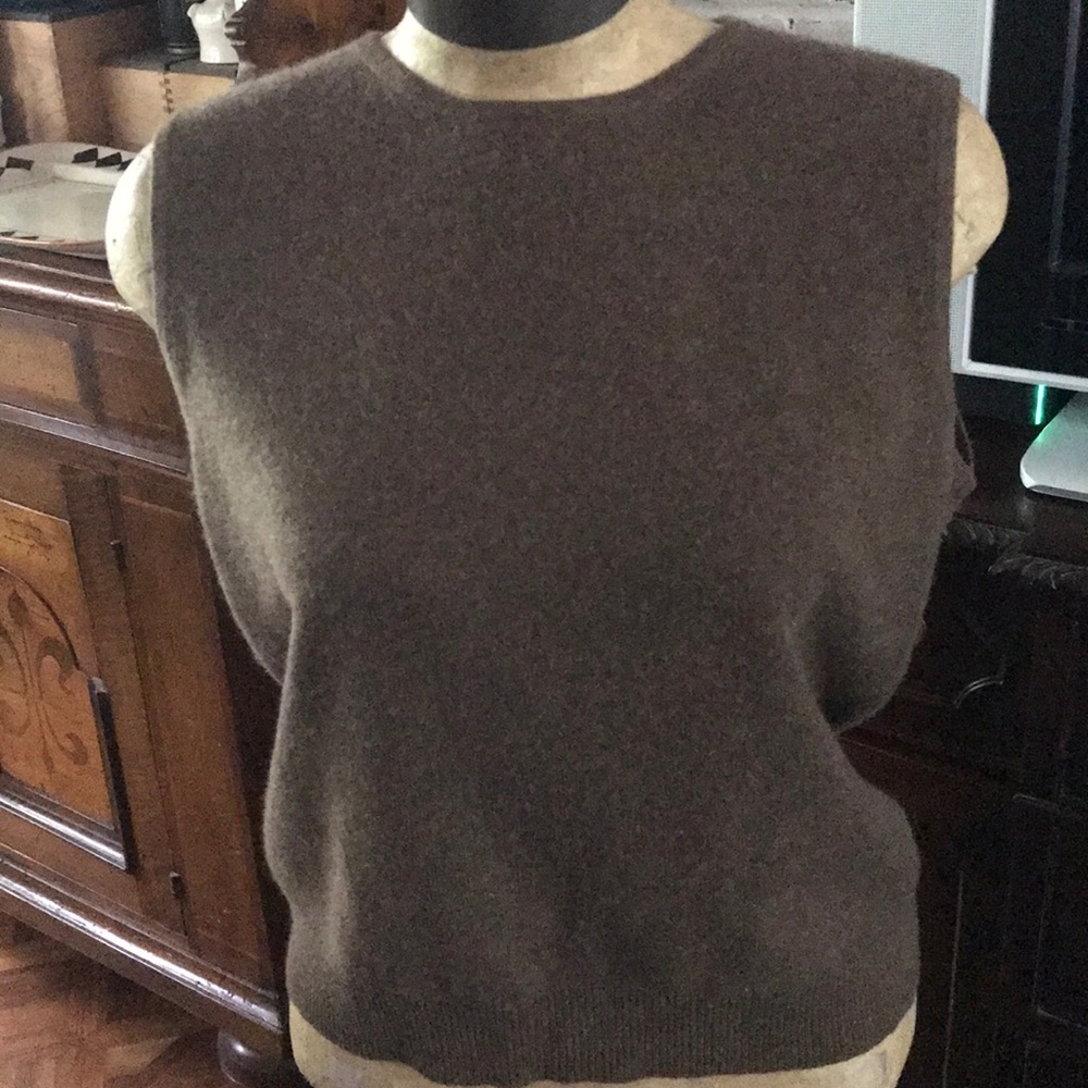 Cashmere Sleeveless crew neck vest 2-ply